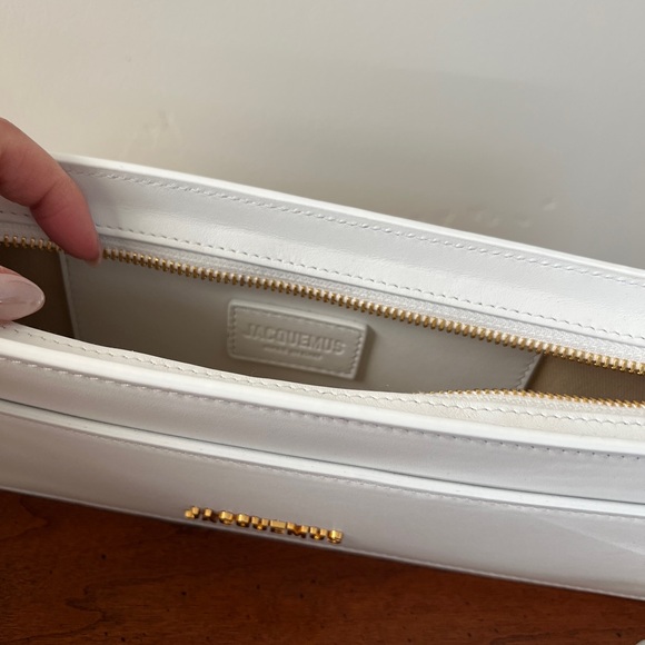LIKE NEW AUTHENTIC JACQUEMUS Le Ciuciu Leather Shoulder Bag in White - Picture 9 of 11